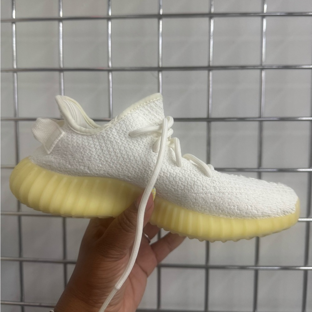 Adidas Yeezy Boost 350 V2 Cream White Mens Size 5 Triple White Sneakers